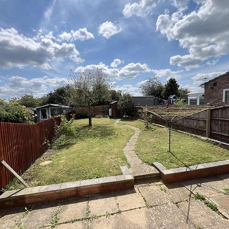 Charming 3-Bed House In Leighton Buzzard 빌라 외부 사진